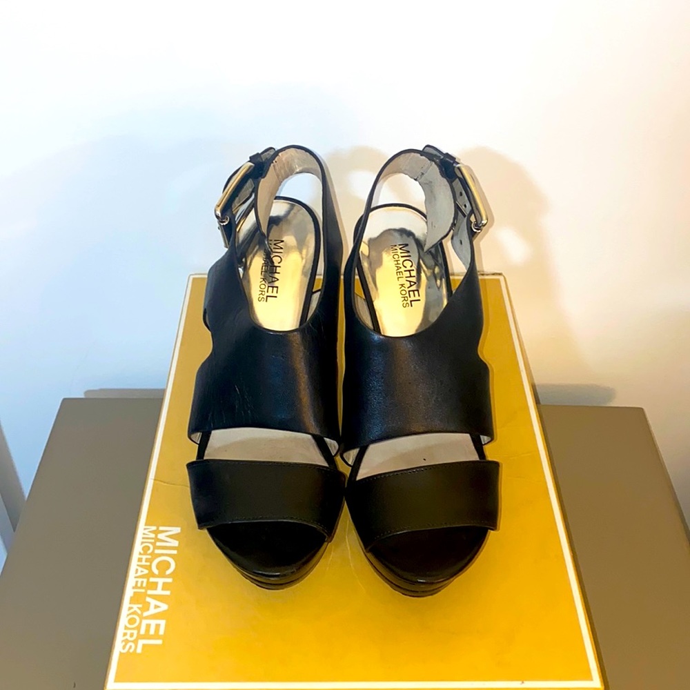 Beautiful Michael Kors heels!